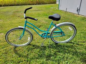 lot 34 image: Huffy 26  Good Vibrations Womens Bike