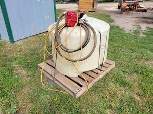 lot 20 image: 100 Gallon Bulk Tank with 12Vdc Pump - Working When last Used