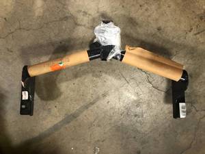 lot 17 image: CURT Class 3 Trailer Hitch, 2 Receiver, Select Toyota RAV4, Towing Draw Bar  Customer Returns See Pictures