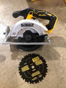 lot 22 image: DEWALT 20V MAX Cordless Brushless 6-12 in. Sidewinder Style Circular Saw (Tool Only)   Customer Returns See Pictures