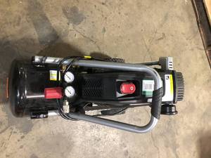 lot 41 image: Husky 8G 150 PSI Hotdog Air Compressor Customer Returns See Pictures