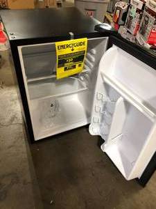 lot 43 image: Magic Chef Mini Fridge  Customer Returns See Pictures