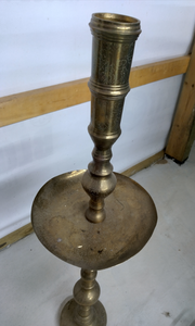 lot 22 image: SOLID BRASS CANDLE HOLDER