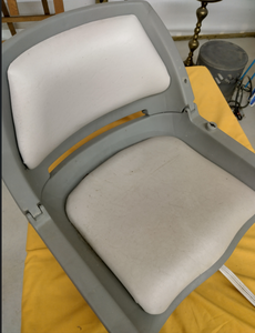 lot 32 image: BOAT SEAT WITH DETACHABLE SWIVEL BASE