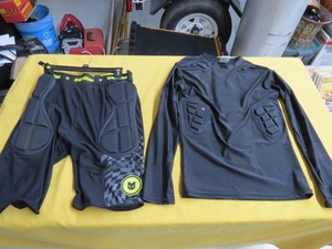 lot 38 image: DEMON SKINS XL