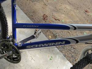 lot 48 image: Womans Schwinn Bicycle