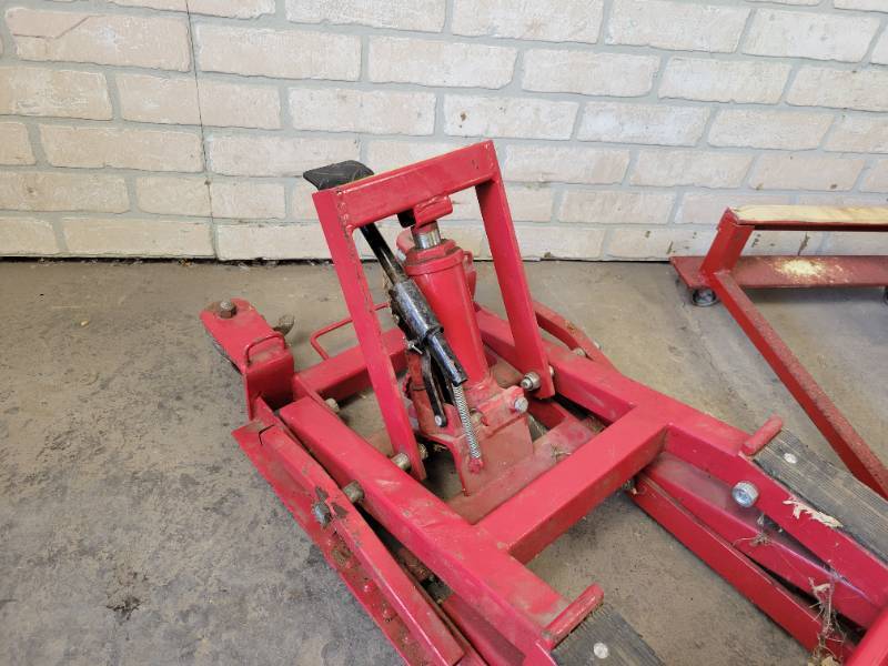 lot 166 image: LARIN Model No. LATV-J 1500# MotorcycleATV Jack and (2) Dollies - NO SHIPPING