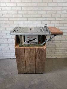 lot 26 image: Makita Model 2708 8.25 Table Saw - Includes Stand  Storage Box - NO SHIPPING