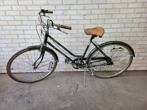 lot 58 image: Vintage Marquis 3-Speed Touring Womens Bicycle - NO SHIPPING