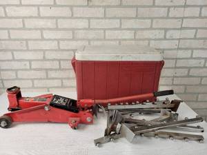 lot 77 image: 2-Ton Hydraulic Floor Jack (Works), Coleman Cooler and Slatwall Brackets - NO SHIPPING
