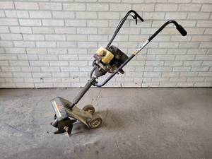 lot 89 image: RYOBI 31CC Gas Cultivator - Motor Pulls Over - NOS HIPPING