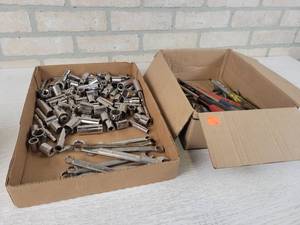 lot 116 image: Lot of CRAFTSMAN 14, 38 and 12 Drive Sockets, CRAFTSMAN Combination Wrenches, Screwdrivers and More