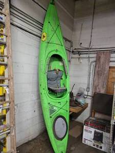 lot 126 image: Dagger ZYDECO 11.0 Kayak - 11.0 - NO SHIPPING