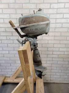 lot 106M image: 1950s Johnson Seahorse Model No. HD25 - 2.5hp Outboard Motor - NO SHIPPING