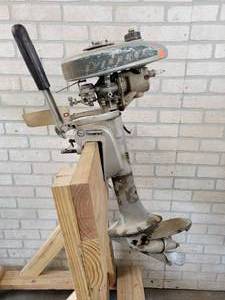 lot 106Q image: 1940s Evinrude Sportsman 2hp Outboard Motor - Model No. 4416 - NO SHIPPING