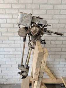 lot 106X image: 1937 Johnson Model 210 3.3hp Outboard Motor - Serial No. 318064 - NO SHIPPING