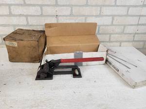 lot 162 image: NEW MIP-1300 Steel Banding Tensioner, Crimper and Case of 1000 34 Seals