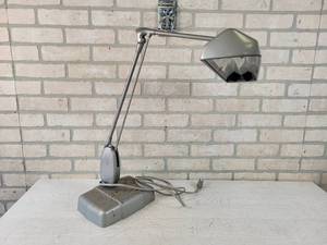 lot 214 image: DAZOR Floating Fixture Heavy Duty Articulating Desk Lamp - Uses 18 Bulbs - NO SHIPPING
