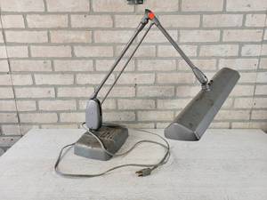 lot 215 image: DAZOR Floating Fixture Heavy Duty Articulating Desk Lamp - Uses 18 Bulbs - NO SHIPPING