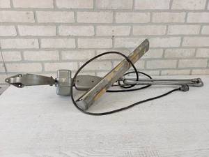 lot 216 image: DAZOR Floating Fixture Heavy Duty Articulating Desk Lamp - Uses 18 Bulbs - NO SHIPPING