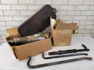 lot 250 image: Vintage Cast Iron Griddle (Marked 8), Burlap Sacks, Grease Guns, Crow Bars and Nail Puller - NO SHIPPING
