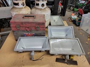 lot 312 image: (4) Outdoor Halogen Lights, Toolbox and (2) 20# Propane Tanks (Old Style Valve) - NO SHIPPING