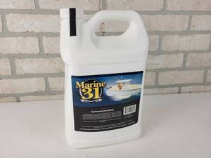 lot 329 image: 1-Gallon Marine 31 Vinyl protection with Sunblock - NO SHIPPING
