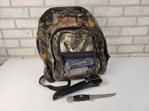 lot 336 image: Fieldline Camo Hinting Backpack and G96 Model 920 5 Fixed Blade Hunting Knife