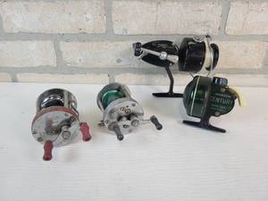 lot 376 image: Lot of (4) Vintage Fishing Reels - Garcia Mitchell 300, Ocean City Interstate, Great Lakes S-30 and Johnson Century Model No. 100B