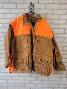 lot 384 image: Browning Hunting Jacket  Vest - Size 3XL