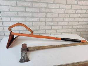 lot 392 image: Log Turner and Splitting Maul - NO SHIPPING