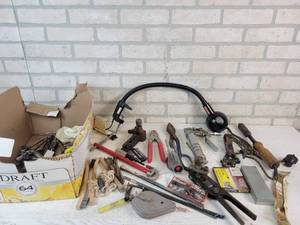 lot 434 image: Large Lot of Assorted Hand Tools and More