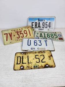 lot 525 image: Lot of (11) License Plates - Texas, Utah, New Jersey, Minnesota, and Iowa