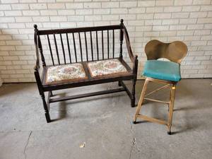 lot 605 image: Wood Bench with Upholstered Seats and Small Stool with Pad