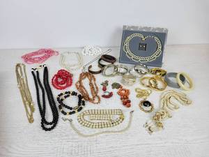 lot 615 image: Jewelry Collection - Necklaces, Bangle Bracelets, and More