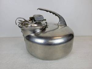 lot 618 image: SURGE Stainless Steel Belly Milker with Hoses and Other Parts