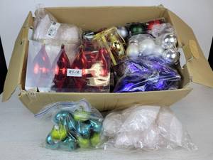 lot 631 image: Large Lot of Christmas Tree Ornaments - NO SHIPPING
