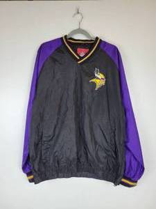 lot 672 image: GIII Sports Apparel - Minnesota Vikings Windbreaker - Size Medium
