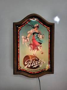 lot 706 image: Lighted Blatz Beer Sign