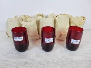 lot 739 image: Lot of (12) Ruby Depression Juice Glasses