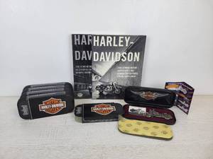 lot 740 image: Collection of Harley-Davidson Die-Cast Motorcycle Knives and 2001 Catalogs
