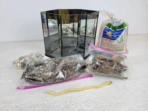 lot 931 image: TerrariumSmall Aquarium Setup with Accessories - NO SHIPPING