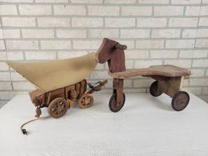 lot 546 image: Antique Wood Childs Riding Horse and Covered Wagon Lamp - NO SHIPPING