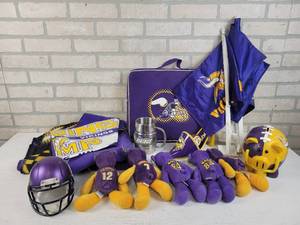 lot 564 image: Large Lot of Minnesota Vikings Football Memorabilia - NO SHIPPING