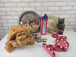 lot 575 image: Chainsaw Carved Turtle Statue (15 x 14 x 10), Minions, Thermos and More - NO SHIPPING