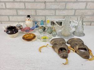 lot 591 image: Brass Wall Dcor, Vintage Holiday Inn and Ramada Inn Ashtrays and More - NO SHIPPING
