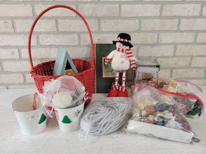 lot 663 image: Large Lot of Assorted Christmas Dcor - NO SHIPPING
