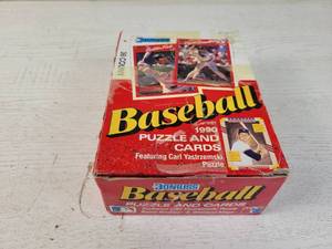lot 805 image: (36) Sealed 1990 Donruss Baseball Card Packs