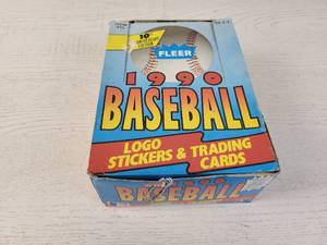 lot 806 image: (36) Sealed 1990 Fleer Baseball Card Packs