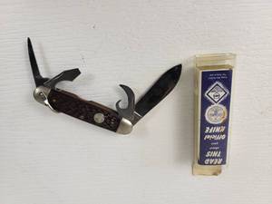 lot 841 image: ULSTER Official Knife of the Boy Scouts of America - Includes Original case
